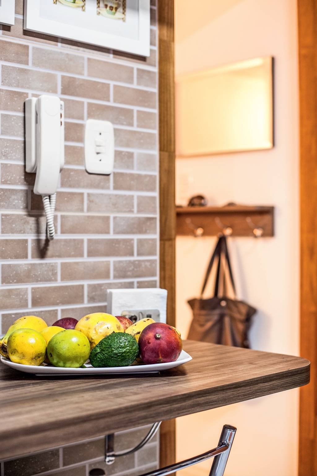 Apartamento de 63 m² com decoração neutra e aconchegante