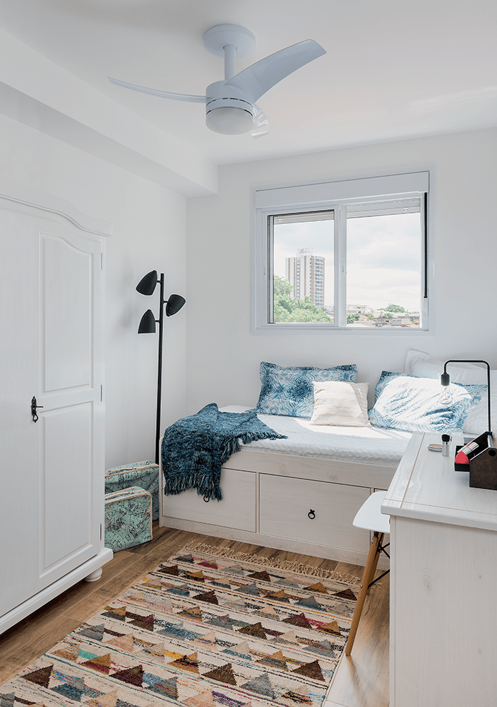 apartamento-pequeno-tem-decoração-aconchegante-e-funcional-quarto-de-hóspedes