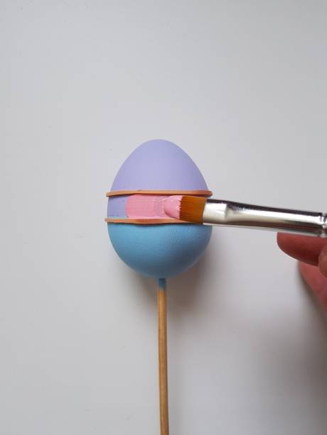 9- Pinte a faixa central (aproximadamente 1cm). 9- Pinte a faixa central (aproximadamente 1cm).