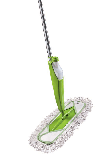 Além de varrer, o Mop Spray, da Scotch-Brite, pode ser usado para faxina úmida – basta colocar o produto de limpeza no compartimento e acionar o gatilho no cabo. Tem cerdas de algodão. Colar , R$ 70