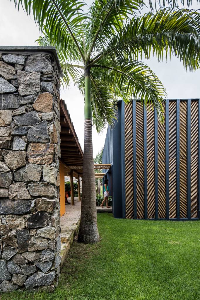 8 construções lindas feitas de bambu