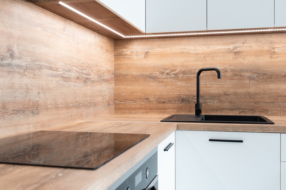 7 dicas para higienizar mesas e bancadas de madeira na cozinha