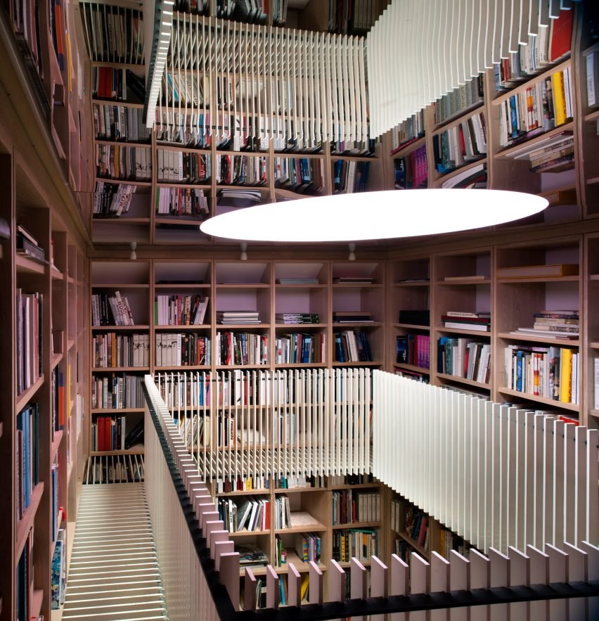 10 bibliotecas em casa que formam os melhores cantinhos de leitura