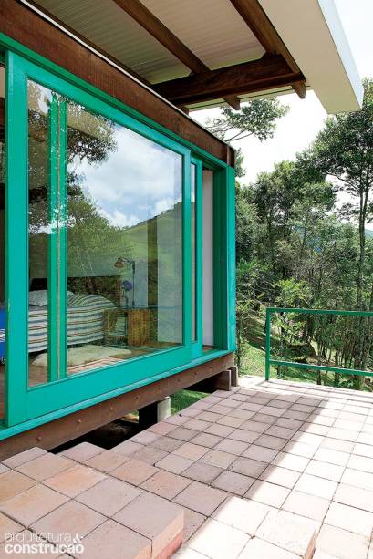 Só a suíte do casal conta com um terraço privativo.