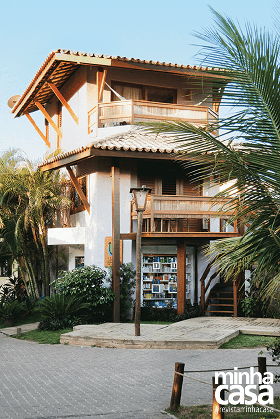 casa-de-praia-3-andares-para-morar-e-trabalhar-fachada