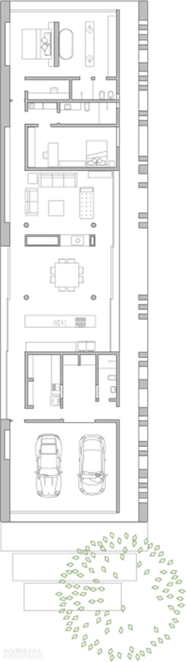 A alvenaria de tijolos cerâmicos reveste as diferentes fachadas da construção. Sem hierarquia óbvia, há acessos por todos os lados. Área: 348 m²; Projeto estrutural, de fundações e hidráulico: Gregorio Temczuk Neto; Projetos e instalações de elétrica, lógica e alarme: Imagine Soluções; Construção: Irmãos Martins Construtora; Aquecimento solar: Aquamec; Iluminação: Sintonia da Luz; Marcenaria: Ekipamento. A alvenaria de tijolos cerâmicos reveste as diferentes fachadas da construção. Sem hierarquia óbvia, há acessos por todos os lados. Área: 348 m²; Projeto estrutural, de fundações e hidráulico: Gregorio Temczuk Neto; Projetos e instalações de elétrica, lógica e alarme: Imagine Soluções; Construção: Irmãos Martins Construtora; Aquecimento solar: Aquamec; Iluminação: Sintonia da Luz; Marcenaria: Ekipamento.