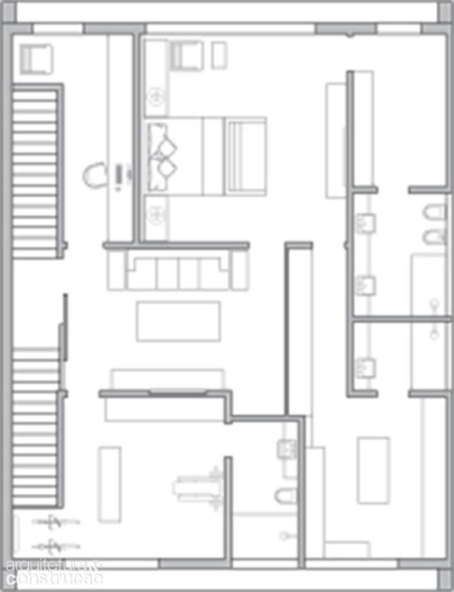 Dois quartos viraram closet e academia. O primeiro pavimento tem 162 m². Dois quartos viraram closet e academia. O primeiro pavimento tem 162 m².