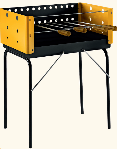 Disponível em amarelo (ref. 642CP), azul (ref. 644 CP) e vermelho (ref. 640 VP), a churrasqueira portátil (64,6 x 84 x 41 cm) da Metávila é de aço-carbono com bandeja galvanizada para carvão. Acompanham quatro espetos. Na loja da marca , R$ 199