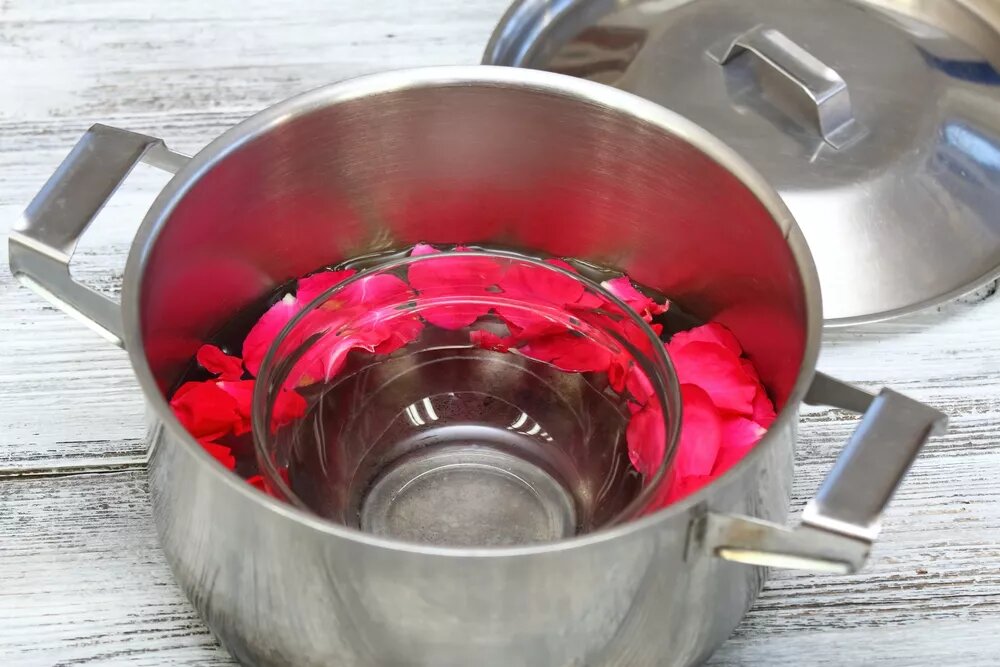 Como fazer água de rosas