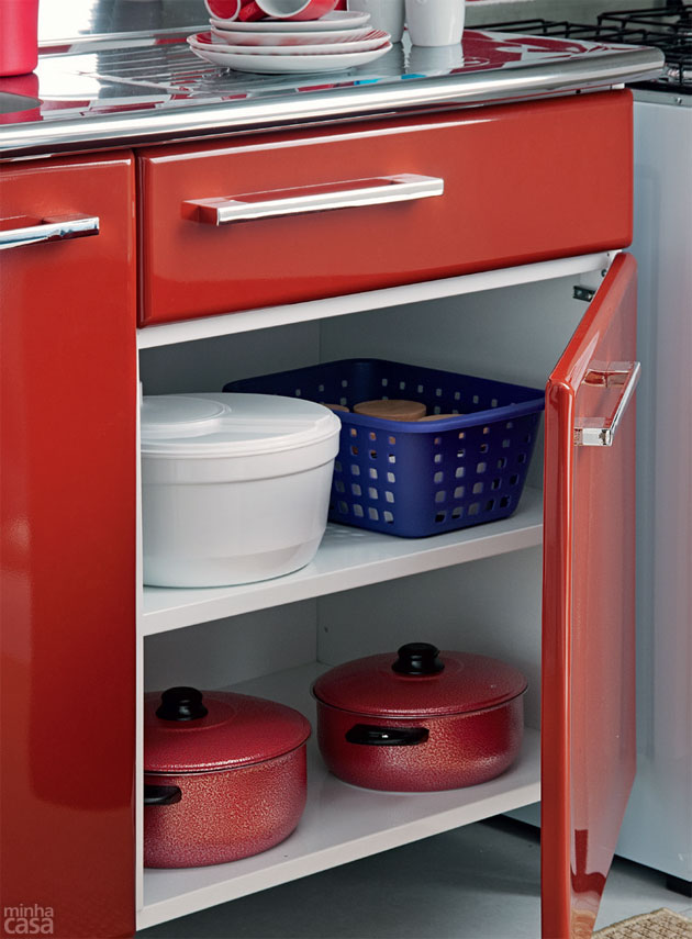 Cozinha com decoracao vermelha e branca (4)