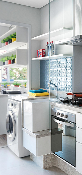 cozinha-do-tipo-corredor-com-parede-da-bancada-azul-03-1