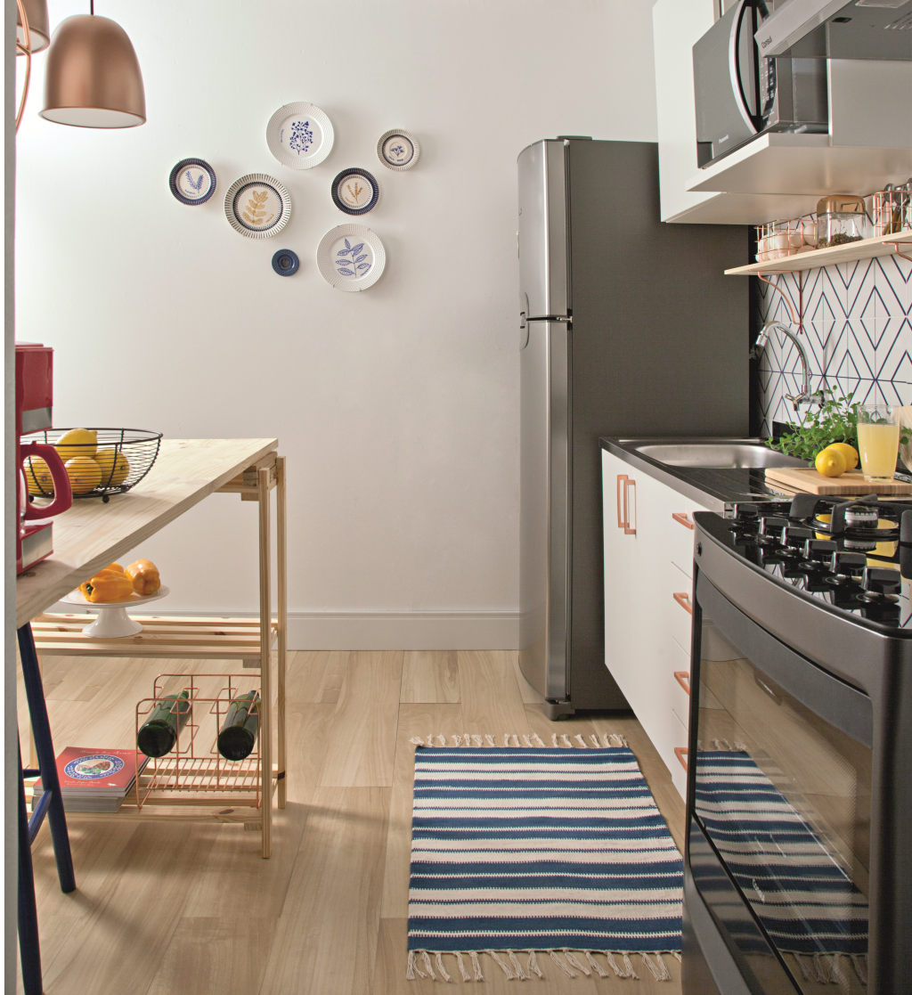 cozinha-pequena-com-balcao-de-pinus2