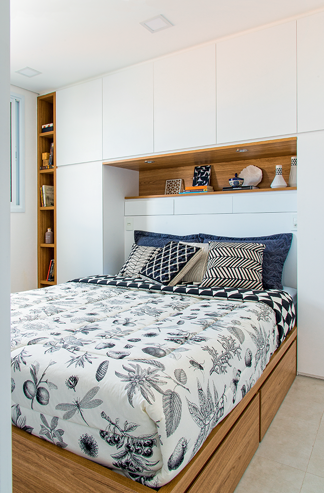 decoração-de-apartamento-pequeno-com-móveis-sob-medida-e-painéis-quarto