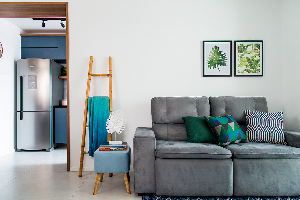 decoração-de-apartamento-pequeno-com-móveis-sob-medida-e-painéis-sala (2)