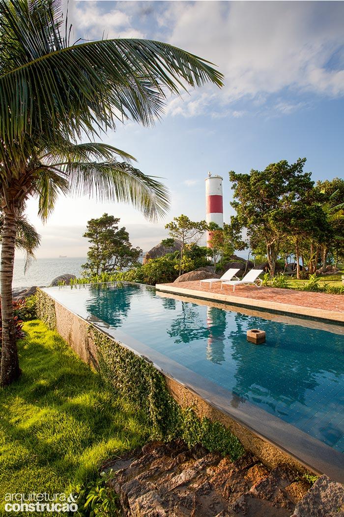 dicas-e-cuidados-para-construir-uma-piscina-com-borda-infinita-041