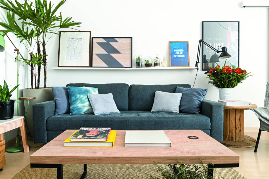 Sala de estar e jantar da blogueira, Vivi Visentin, do blog Decorviva, projetado e decorado por ela, para a matéria "Em casa com as blogueiras", da revista Minha Casa.