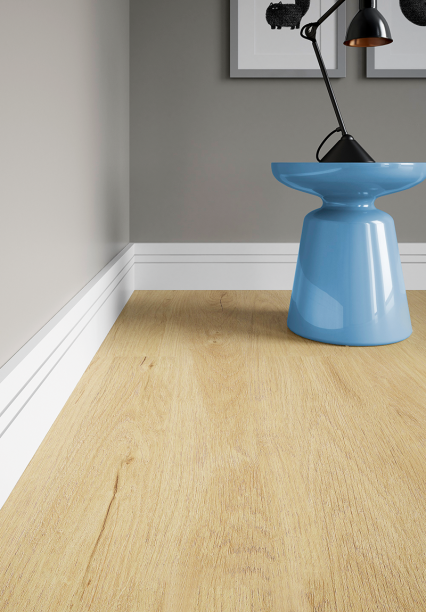 O M-04, da linha Maxx, tem apelo sustentável, já que é confeccionado com poliestireno reciclado. Branco e com frisos, mede 15 cm de altura e 1,8 cm de espessura. Seu desenho possibilita embutir a fiação elétrica. Da Duratex, R$ 38 o metro. P<span>reço aproximado pesquisado em março de 2017.</span>