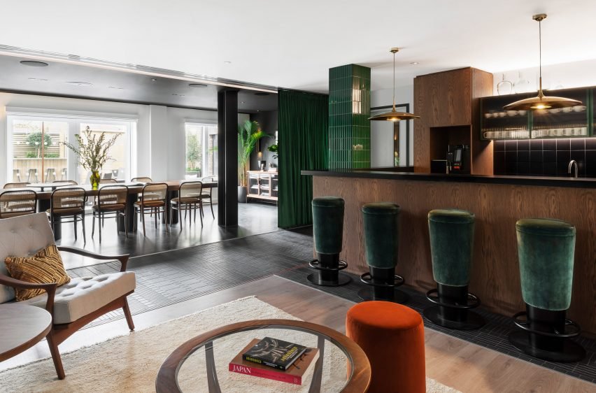 escritório-tala-fustok-studio-ninja-theory-office-cambridge-interiors_dezeen-00