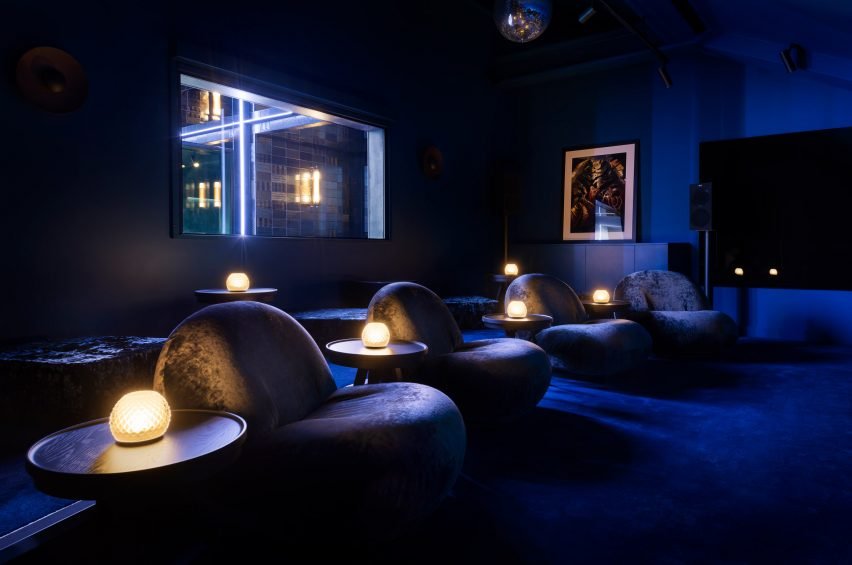 escritório-tala-fustok-studio-ninja-theory-office-cambridge-interiors_dezeen-01