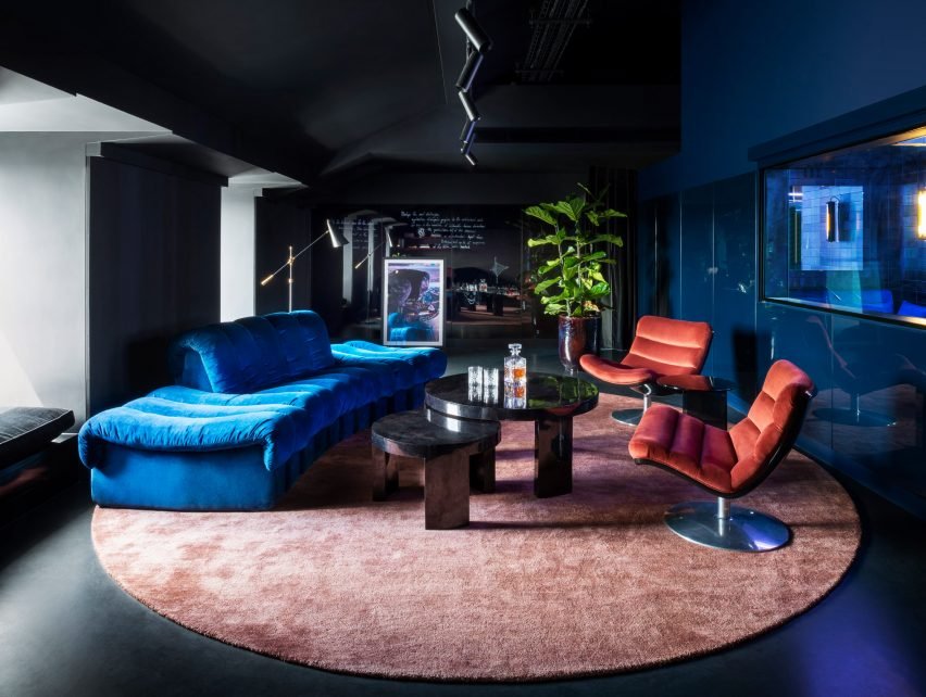 escritório-tala-fustok-studio-ninja-theory-office-cambridge-interiors_dezeen-05
