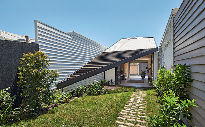 Estética geometrica atualiza casa vitoriana localizada na Austrália