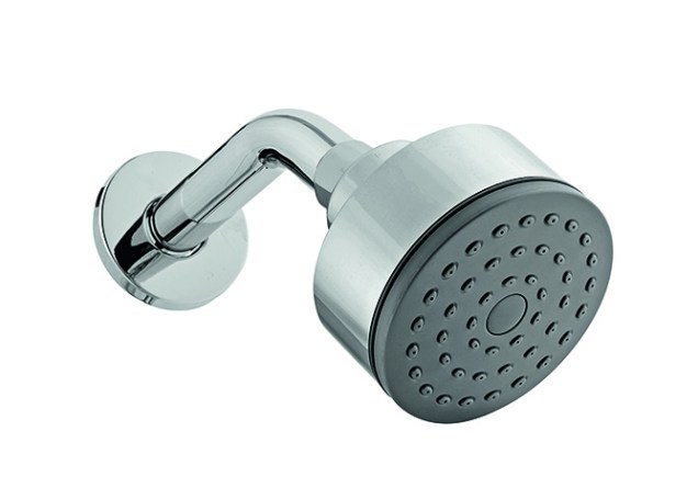 De inox e ABS cromados, a ducha 1953-E tem apenas 8 cm de diâmetro sem perder a eficiência. O limite máximo de vazão de 8 litros por minuto resulta em economia de água de até 80%. Da Eternit. R$ 82.