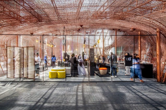 Luxury Pavilion - Dubai - Por Fahed + Architects. Molas de colhão recicladas.