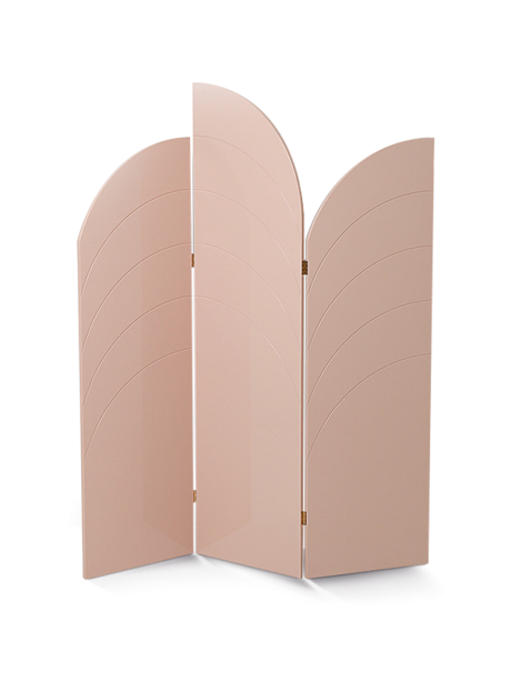 Feito de MD F com acabamento laqueado alto brilho, o biombo Unfold (1,5 x 1,8 m), da Ferm Living, serve para demarcar ou apenas decorar ambientes. Por € 1 199 na Scandinavia Designs.