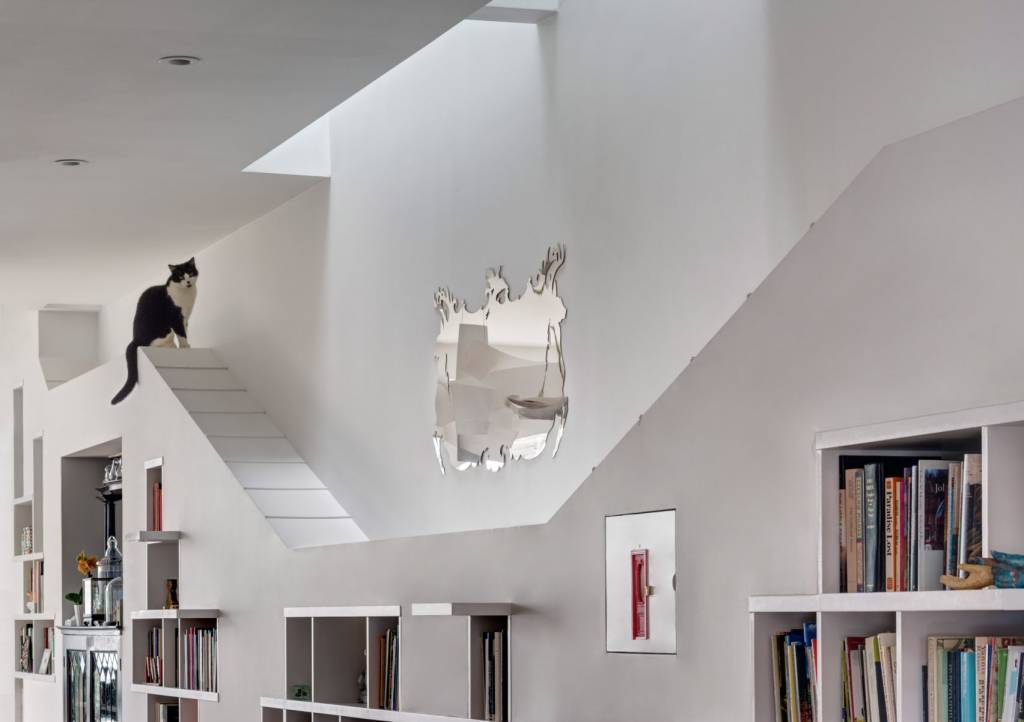 Pura inspiração: casa tem corredores especiais para os gatos Pura inspiração: casa tem corredores especiais para os gatos
