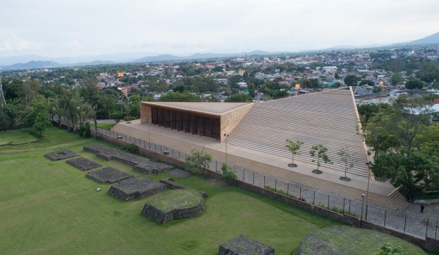 Centro Cultural Teopanzolco - México, por Isaac Broid + PRODUCTORA.