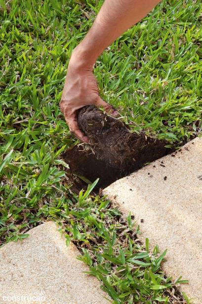 No substrato base da SkyGarden, sobre o qual todo o jardim foi plantado, uma camada de 10 cm equivale em fertilidade a 30 cm de terra comum.