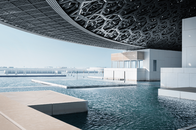 Louvre Abu Dhabi, por Jean Nouvel, Emirados Árabes Unidos.