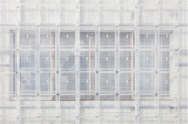Naju Art Museum - Coreia do Sul -  Por Hyunje Joo. Cestas de plástico semi-transparentes recicladas.