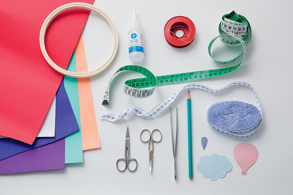 material – aprenda a fazer um móbile de balão e nuvem