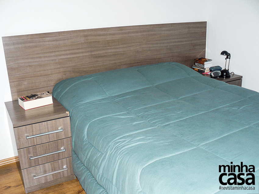 Móveis do quarto renovados com laminado adesivo – antes (2)