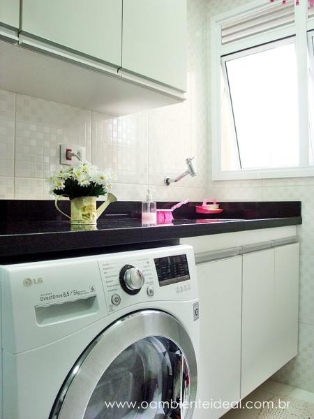 Meu canto preferido: lavanderia pequena e organizada