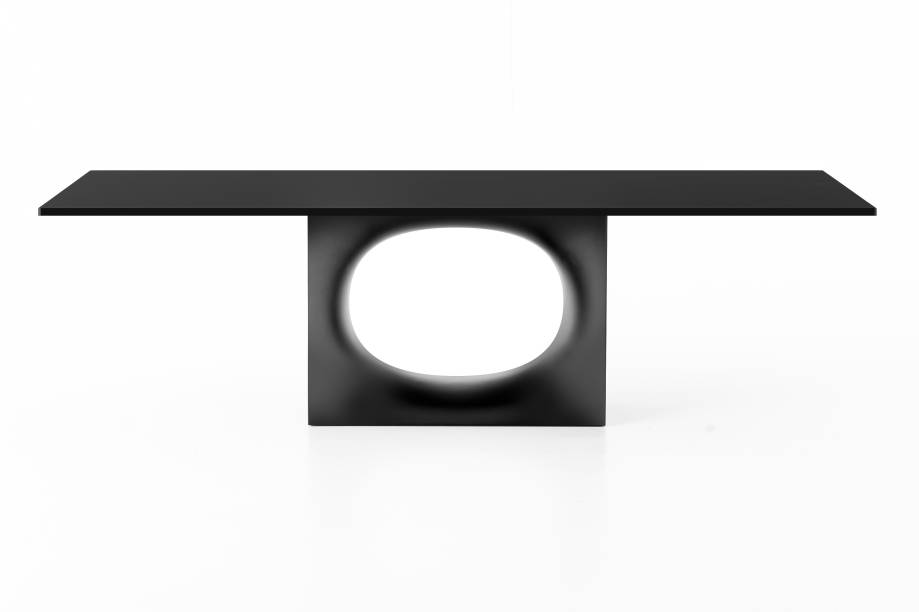 Mesa Holo, para a Kristalia. De Kenkasu Oshiro. Mesa Holo, para a Kristalia. De Kenkasu Oshiro.