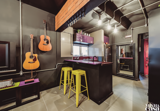 O apê com jeitão de loft é completinho e atende às necessidades do proprietário, que mora sozinho e trabalha em casa. O apê com jeitão de loft é completinho e atende às necessidades do proprietário, que mora sozinho e trabalha em casa.