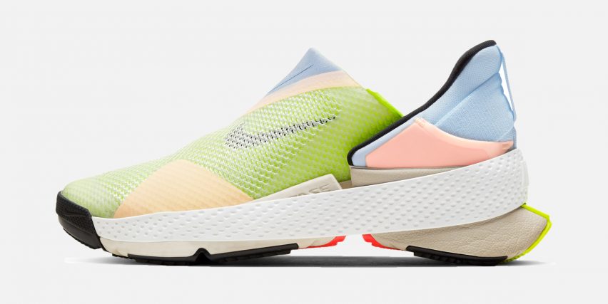 nike-go-flyease-sem-cadarço-mãos-acessibilidade_dezeen-04