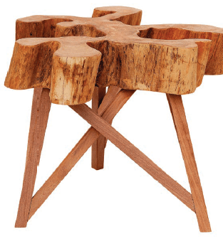 Em uma parceria que gerou a mesinha Saúva, o arquiteto Paulo Alves fez os pés da peça semelhantes aos galhos de árvores, enquanto o designer Hugo França criou o tampo. Em uma parceria que gerou a mesinha Saúva, o arquiteto Paulo Alves fez os pés da peça semelhantes aos galhos de árvores, enquanto o designer Hugo França criou o tampo.