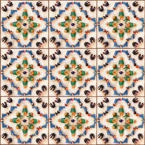 Parede lúdica: artista mineiro cria azulejo de Playmobil