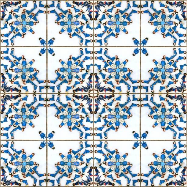 Parede lúdica: artista mineiro cria azulejo de Playmobil