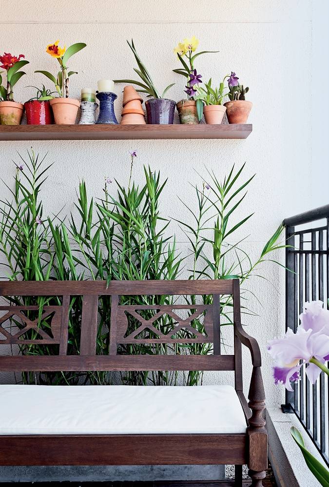 Paredes pretas e estampadas sao o destaque deste ape de 63 m² jardim