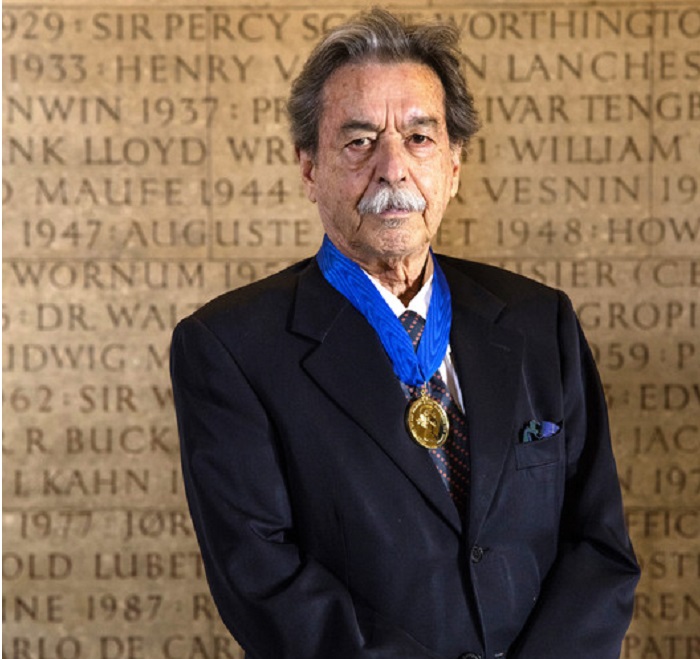 Paulo Mendes da Rocha recebe prêmio RIBA 2017
