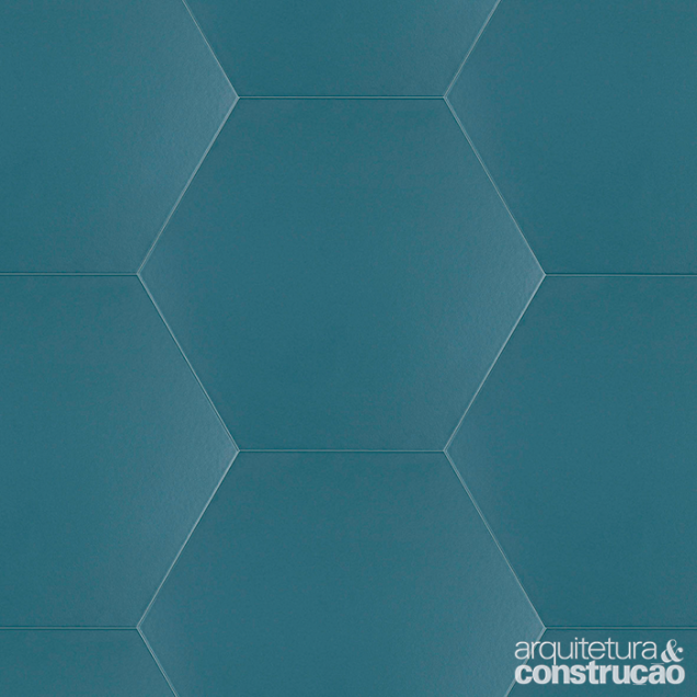 O desenho hexagonal distingue o porcelanato Six Bleu St Tropez, da Portobello. Mede 48 x 48 cm e conta com outras cinco opções de tons, do offwhite ao grafite. Por R$ 92,90 o m².