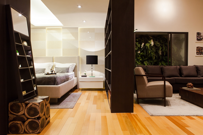 pura-inspiracao-loft-com-ar-italiano-e-dividido-so-por-estantes-051