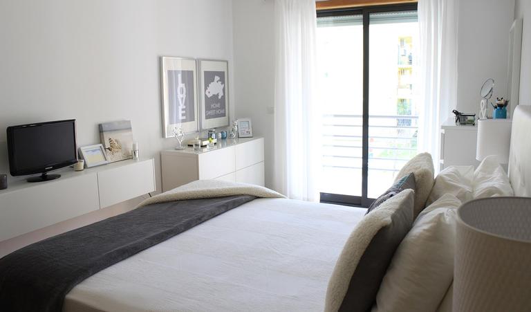 quarto-de-casal-com-decoracao-elegante-e-atemporal-061