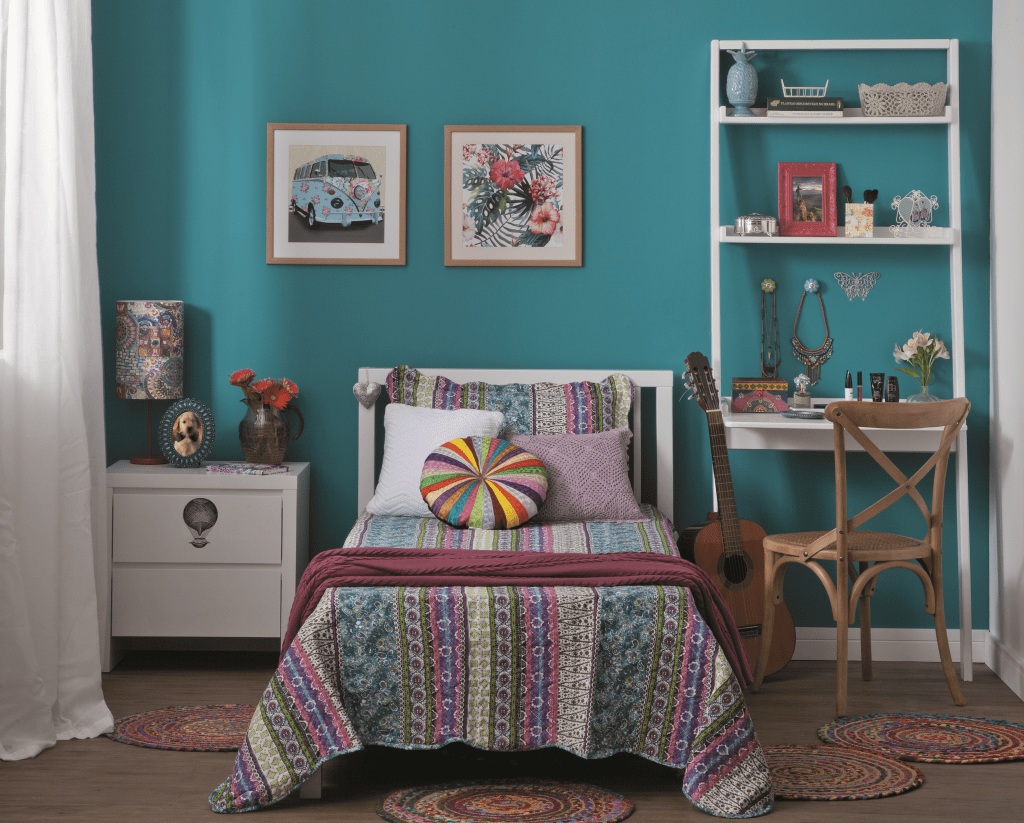 quarto-de-solteiro-moça