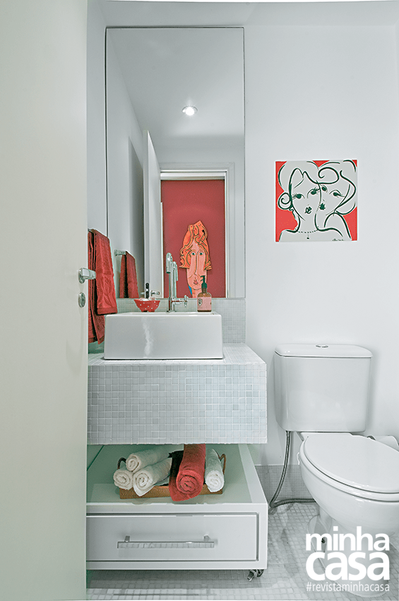 Reformado sem quebra quebra, apê de 67 m² ganha visual descolado lavabo