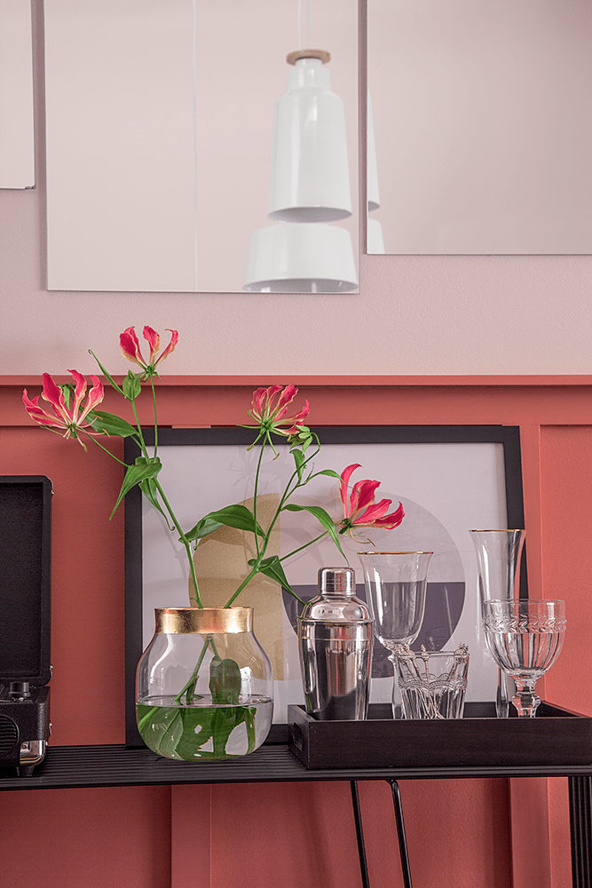 salas-de estar-e-jantar–decoradas-com-painel-de-boiserie-2 salas-de estar-e-jantar–decoradas-com-painel-de-boiserie-2